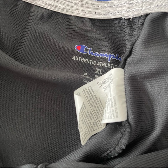 Men’s Champion shorts black with blue and red stripes size XL - Picture 6 of 6